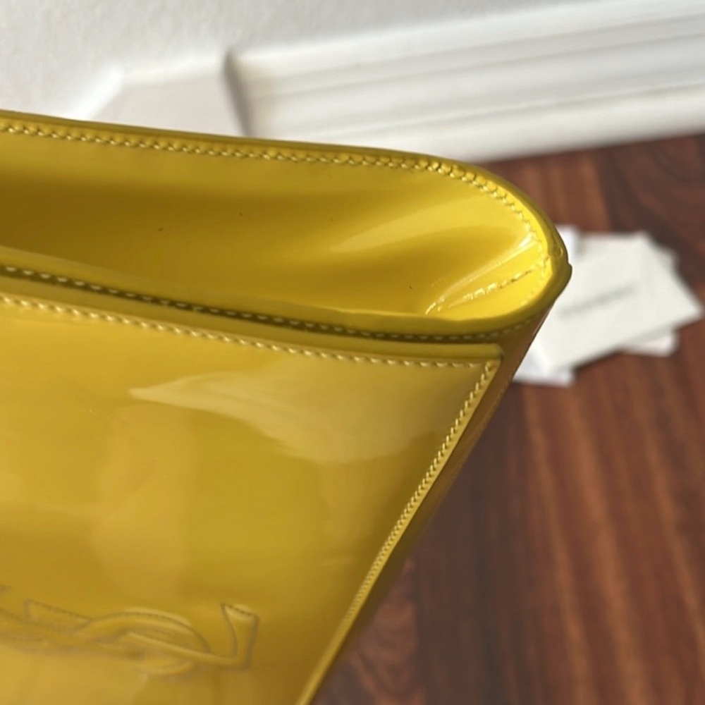 RARE SEASONAL COLOR!  YSL Cassandre patent leather clutch - Picture 5 of 6
